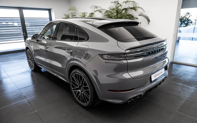 Porsche Cayenne cena 1091457 przebieg: 10, rok produkcji 2023 z Jedwabne małe 742